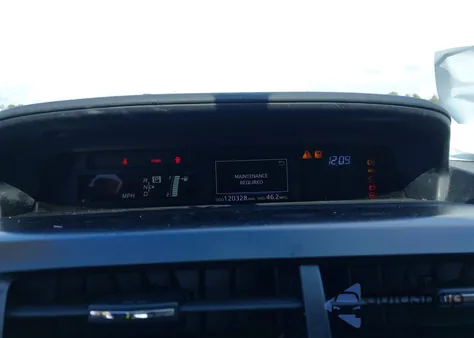 2015 Toyota Prius V Three z USA, uszkodzony, nr VIN JTDZN3EU0FJ022119